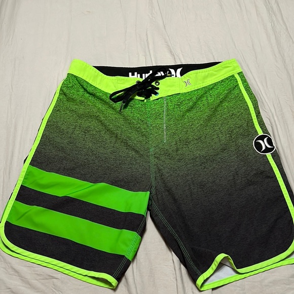 Hurley board shorts - Picture 1 of 4
